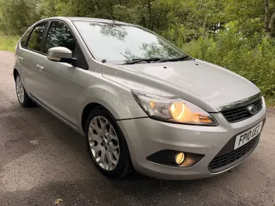 Used Ford Focus Zetec 99 HP (72 kW) 2010 Silver Hatchback