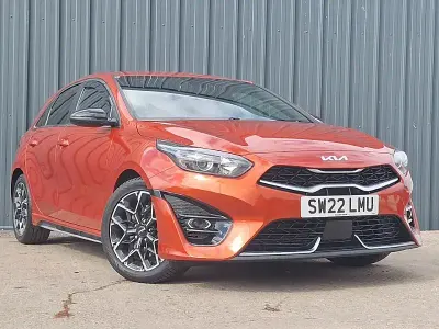 Begagnad Kia Ceed GT-Line 158 HK (116 kW) 2022 Orange Halvkombi