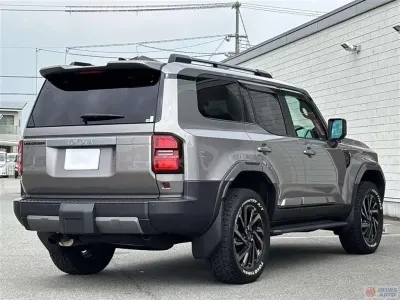 Usado Toyota Land Cruiser 163 HP (119 kW) 2025 Castanho SUV