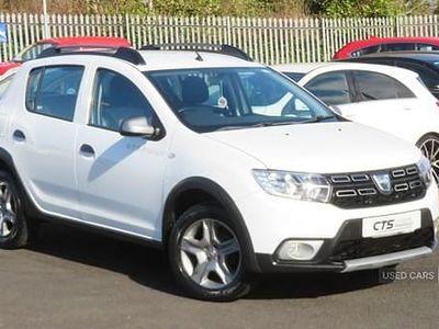 Used Dacia Sandero Lauréate 90 HP (66 kW) 2017 White Hatchback