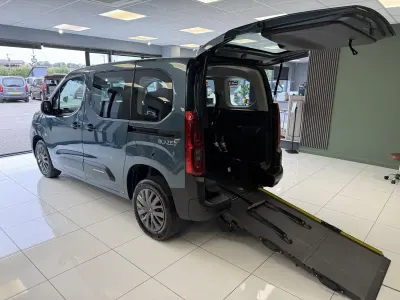 Used Citroën Berlingo 130 HP (95 kW) 2025 Blue MPV