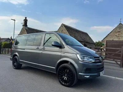 Usado VW Caravelle SE 150 HP (110 kW) 2018 Cinzento Van