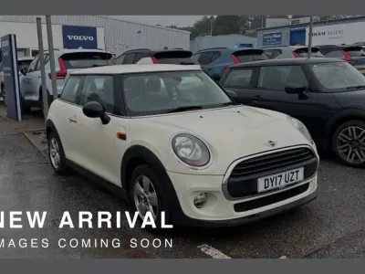 Used Mini ONE 101 HP (74 kW) 2017 White Hatchback