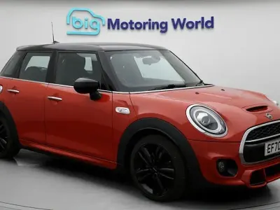 Usado Mini Cooper S Hatch 192 HP (141 kW) 2020 Laranja Citadino