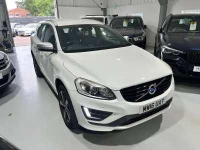Used Volvo XC60 R-Design 190 HP (139 kW) 2016 White SUV