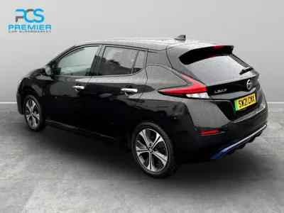 Used Nissan Leaf N-Connecta 50 kW (68 HP) 2021 Black Hatchback