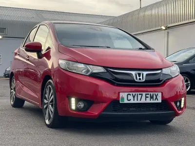 Begagnad Honda Jazz EX 102 HK (75 kW) 2017 Röd Halvkombi