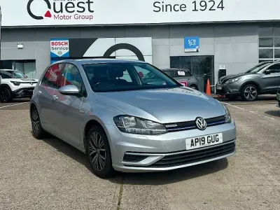 Used VW Golf VII SE 131 HP (96 kW) 2018 Silver Hatchback
