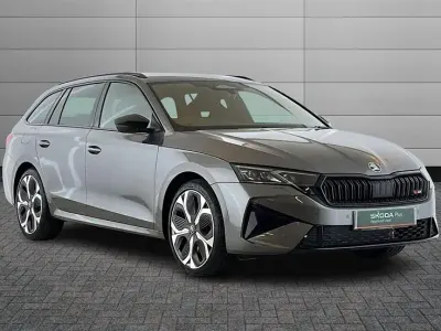 Novo Skoda Octavia vRS 265 HP (194 kW) 2026 Cinzento Carrinha