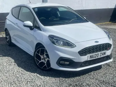 Begagnad Ford Fiesta ST 200 HK (147 kW) 2020 Vit Halvkombi