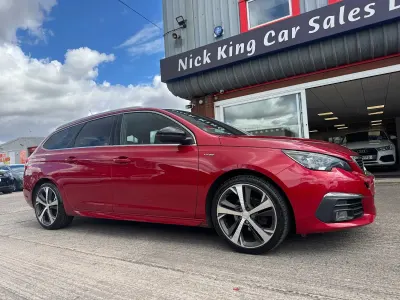 Used Peugeot 308 GT-line 2018 Red Estate