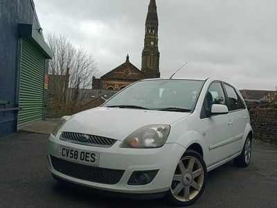 Used Ford Fiesta Zetec 2008 White Hatchback