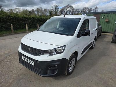 Used Peugeot Partner 100 HP (73 kW) 2022 White MPV