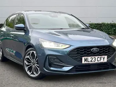 Second-hand Ford Focus ST-Line X 125 CP (91 kW) 2023 Albastru Hatchback