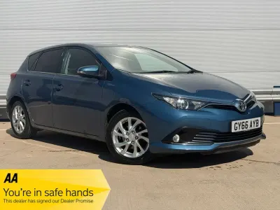 Used Toyota Auris Business Edition 116 HP (85 kW) 2016 Blue Hatchback