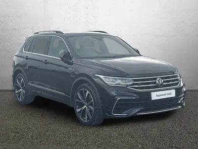 Second-hand VW Tiguan R-line 150 CP (110 kW) 2023 Negru SUV