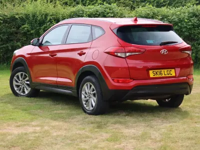 Used Hyundai Tucson SE 132 HP (97 kW) 2016 Red SUV
