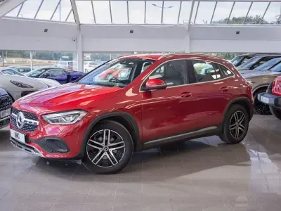 Used Mercedes GLA200 163 HP (119 kW) 2020 Red SUV