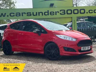 Used Ford Fiesta Zetec 140 HP (102 kW) 2015 Red Hatchback