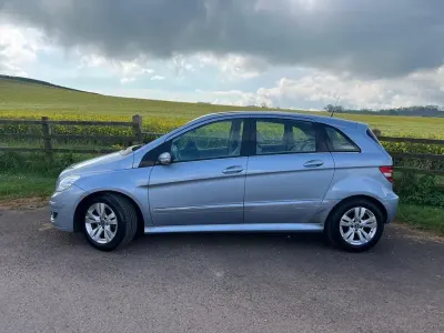 Begagnad Mercedes B180 SE 2006 Blå Minibuss