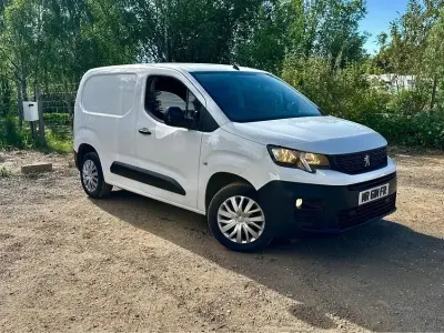 Used Peugeot Partner 2020 White MPV