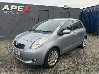 Used Toyota Yaris SR 90 HP (66 kW) 2008 Silver Hatchback