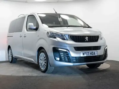 Używany Peugeot Traveller Active 2017 Srebrny Minivan