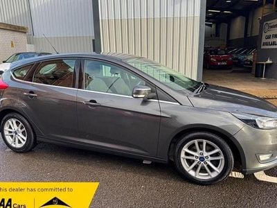 Used Ford Focus Zetec 115 HP (84 kW) 2015 Grey Hatchback