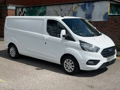Used Ford Transit Custom Limited 130 HP (95 kW) 2021 White Van