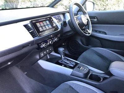 Begagnad Honda Jazz Advance 122 HK (89 kW) 2025 Svart Halvkombi