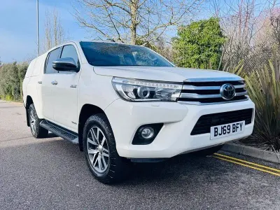 Used Toyota HiLux 150 HP (110 kW) 2019 White Pickup