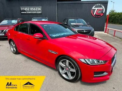 Used Jaguar XE Ingenium 200 HP (147 kW) 2019 Red Sedan