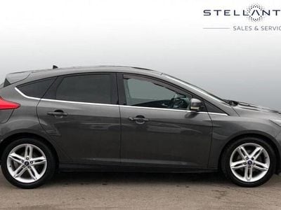 Used Ford Focus Zetec 118 HP (86 kW) 2017 Blue Hatchback