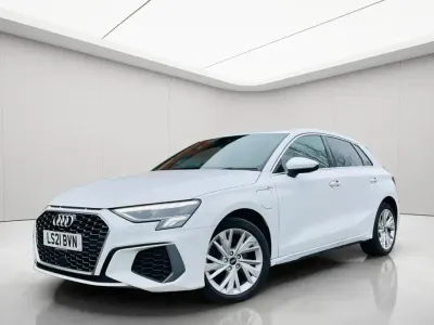 Usado Audi A3 Sportback e-tron S-Line 2021 Blanco Utilitario