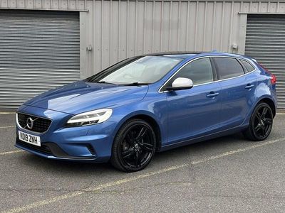 Used Volvo V40 R-Design 120 HP (88 kW) 2019 Blue Estate