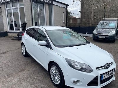 Used Ford Focus Zetec 125 HP (91 kW) 2013 White Hatchback