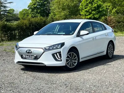 Usado Hyundai Ioniq Premium 100 kW (136 CV) 2023 Blanco Utilitario