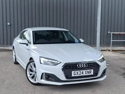 Używany Audi A5 Sport 150 KM (110 kW) 2024 Biały Hatchback