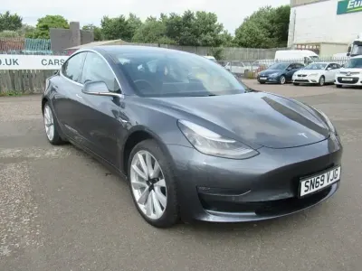 Używany Tesla Model 3 Standard Range Plus 239 kW (325 KM) 2019 Sedan/Limuzyna
