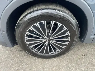Nouă VW Tiguan Match 150 CP (110 kW) 2025 Gri SUV