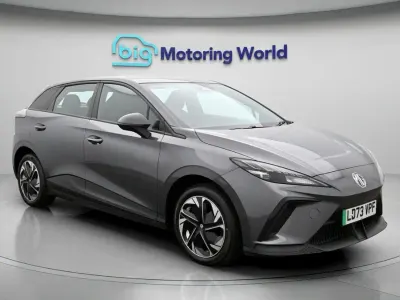 Usado MG MG4 EV SE 319 kW (435 CV) 2023 Gris Utilitario