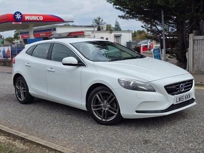 Usado Volvo V40 SE 178 HP (130 kW) 2015 Branco Carrinha