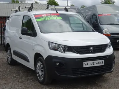 Używany Peugeot Partner 2021 Biały Minivan