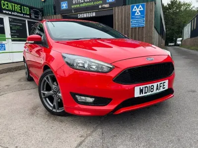 Usado Ford Focus ST-Line X 140 HP (102 kW) 2018 Vermelho Citadino
