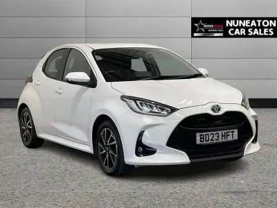 Used Toyota Yaris Design 116 HP (85 kW) 2023 White Hatchback
