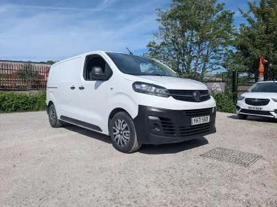 Used Vauxhall Vivaro Edition 100 HP (73 kW) 2021 White MPV