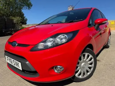 Usado Ford Fiesta 81 HP (59 kW) 2011 Vermelho Citadino