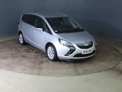Usado Vauxhall Zafira 2015 Plateado Monovolumen