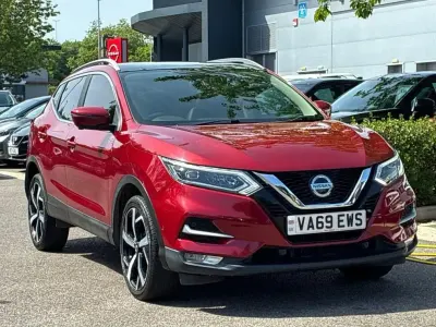 Used Nissan Qashqai Tekna 160 HP (117 kW) 2020 Red SUV