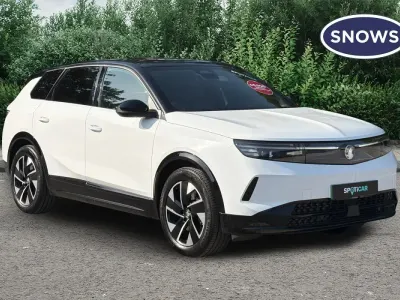 Used Vauxhall Grandland 156 kW (213 HP) 2025 White SUV